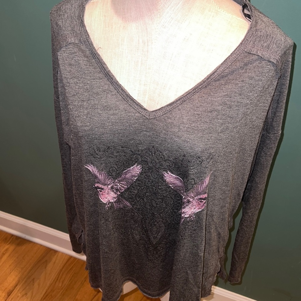 Jessica Simpson Womens graphic tee. Size L